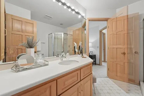 782 Evergreen Knolls Mendota Heights MN 55118