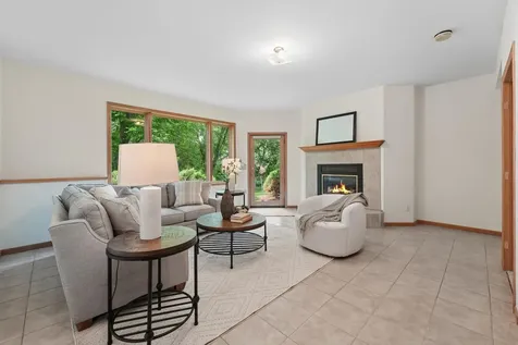 782 Evergreen Knolls Mendota Heights MN 55118