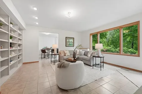 782 Evergreen Knolls Mendota Heights MN 55118