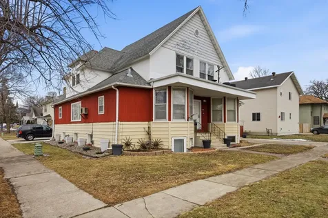 1219 10th Avenue N Fargo ND 58102