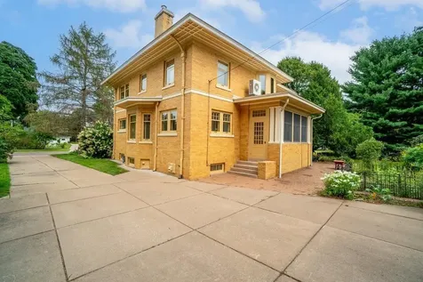 707 W Columbia Street Chippewa Falls WI 54729