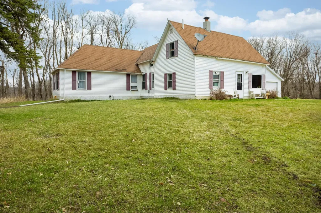 22845 NE Pickerel Lake Road Detroit Lakes MN 56501