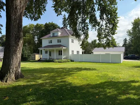 811 E Division Street Elbow Lake MN 56531