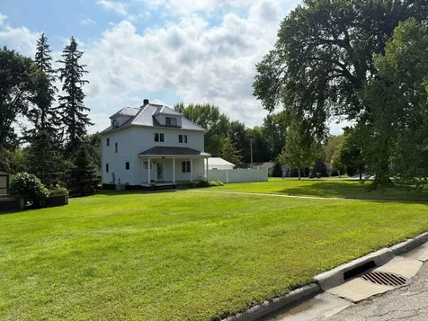 811 E Division Street Elbow Lake MN 56531