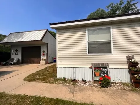 5349 County 249 Caledonia MN 55921