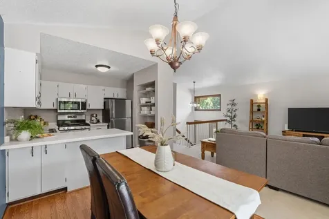 1595 Four Oaks Road Eagan MN 55121