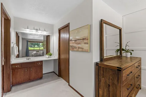 1595 Four Oaks Road Eagan MN 55121
