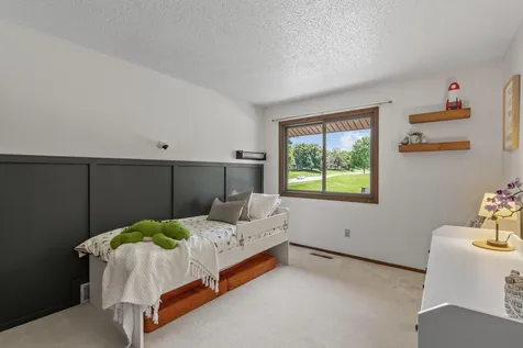 1595 Four Oaks Road Eagan MN 55121