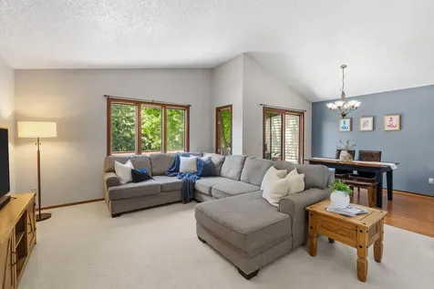 1595 Four Oaks Road Eagan MN 55121