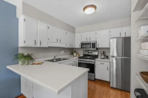 1595 Four Oaks Road Eagan MN 55121