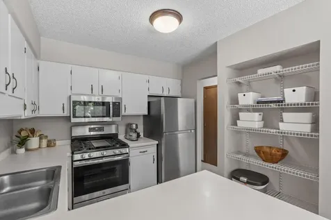 1595 Four Oaks Road Eagan MN 55121
