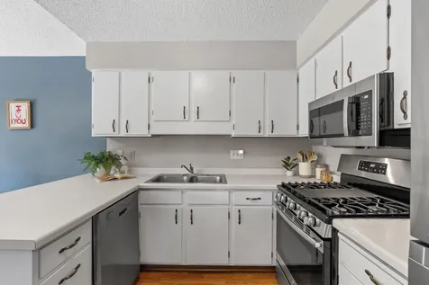 1595 Four Oaks Road Eagan MN 55121