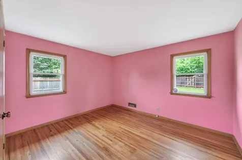 2267 Shawnee Drive North Saint Paul MN 55109