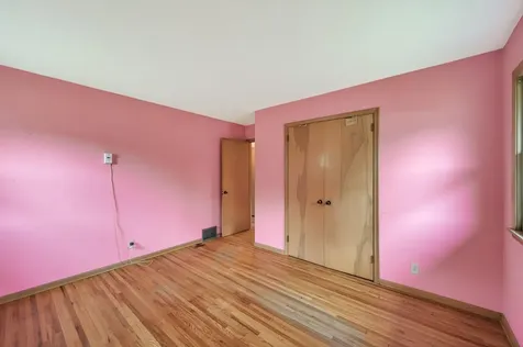 2267 Shawnee Drive North Saint Paul MN 55109