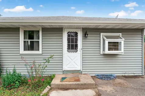 2267 Shawnee Drive North Saint Paul MN 55109