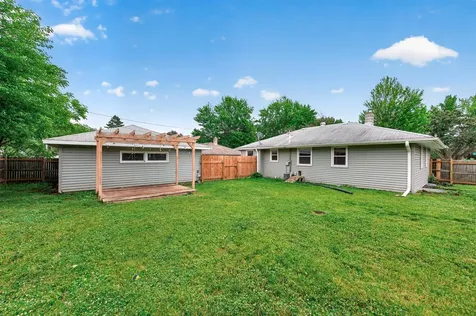 2267 Shawnee Drive North Saint Paul MN 55109