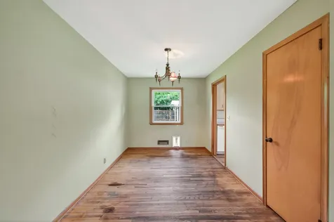2267 Shawnee Drive North Saint Paul MN 55109