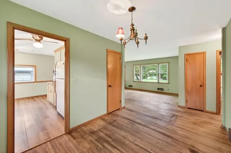 2267 Shawnee Drive North Saint Paul MN 55109