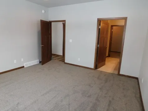 4203 Pine Parkway S Fargo ND 58104