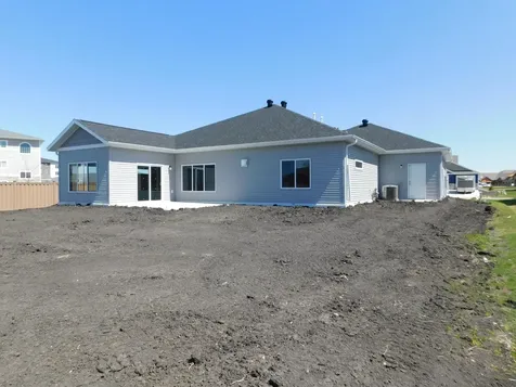 4203 Pine Parkway S Fargo ND 58104