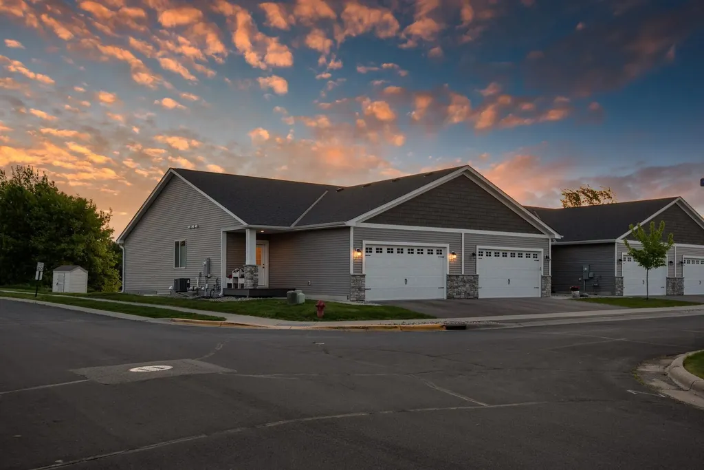 515 Marsh Path Norwood Young America MN 55397