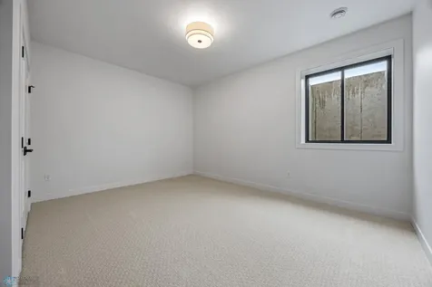 8147 Memory Lane Horace ND 58047