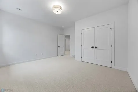 8147 Memory Lane Horace ND 58047