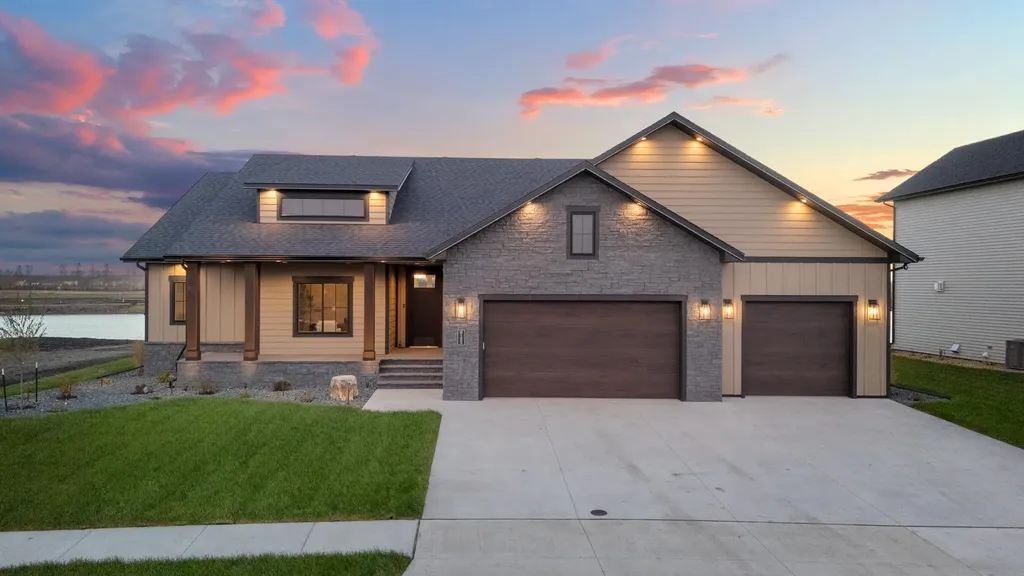 8153 Memory Lane Horace ND 58047