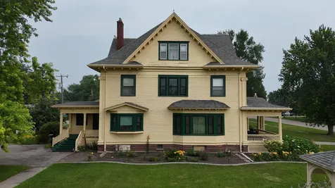 312 10th Avenue N Casselton ND 58012