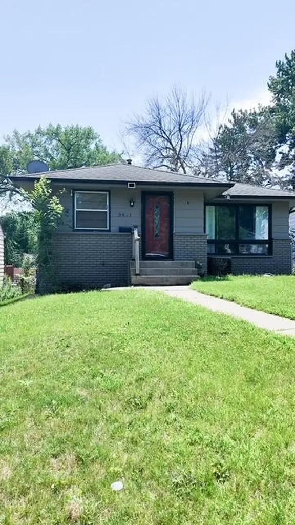 3401 Mcnair Drive N Robbinsdale MN 55422