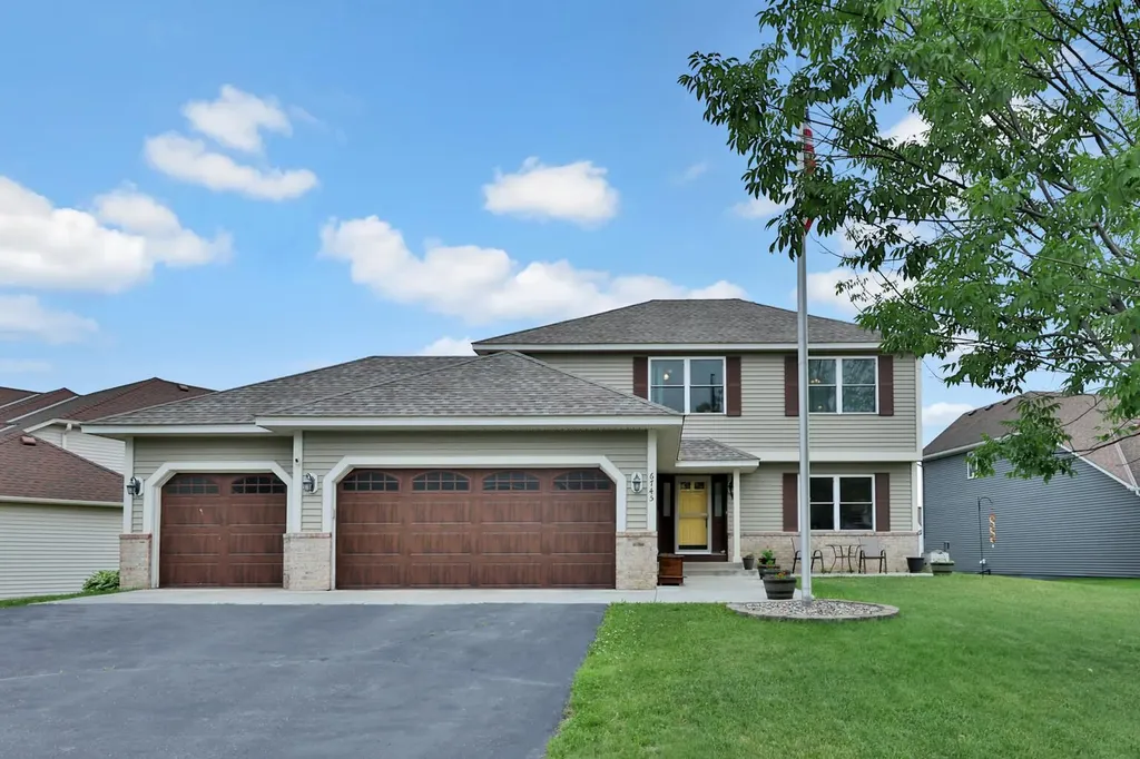 6745 Wildflower Drive S Cottage Grove MN 55016