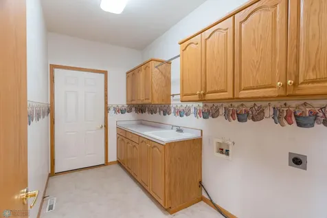 318 44th Avenue S Moorhead MN 56560