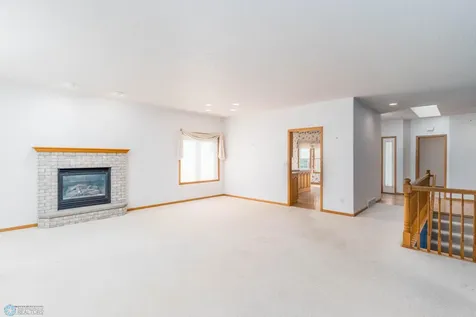 318 44th Avenue S Moorhead MN 56560