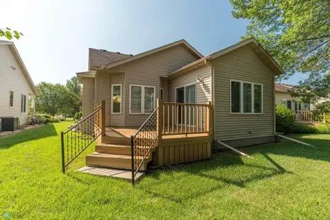 318 44th Avenue S Moorhead MN 56560