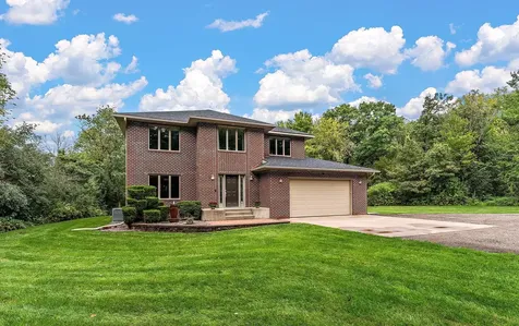 1224 Us Highway 12 Roberts WI 54023