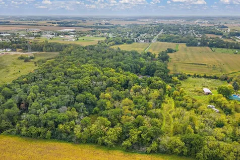 1224 Us Highway 12 Roberts WI 54023
