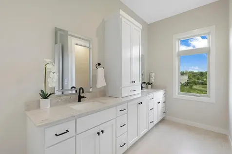 4938 Parkside Circle Eagan MN 55123