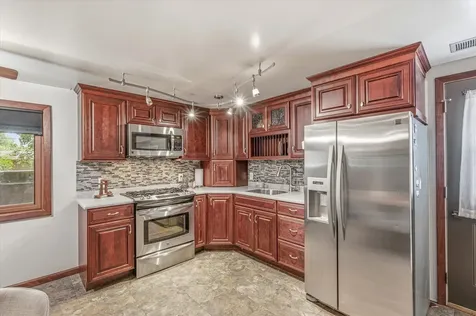 8710 60th Avenue N New Hope MN 55428
