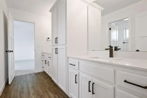 4928 Parkside Circle Eagan MN 55123