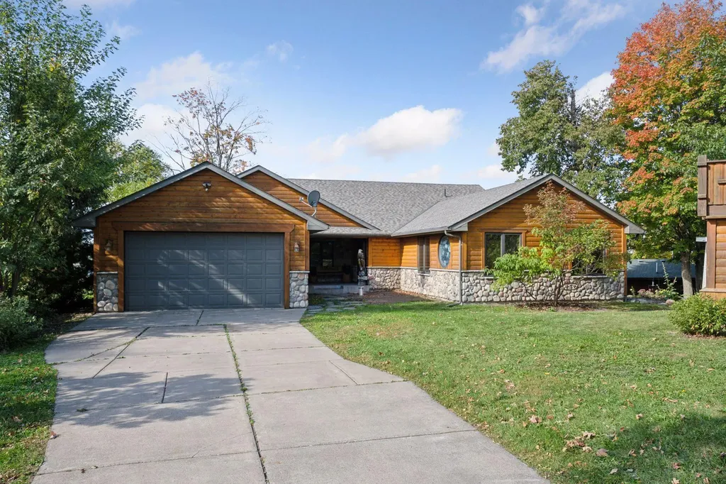 43421 Vista Road Isle MN 56342