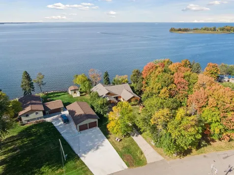 43421 Vista Road Isle MN 56342