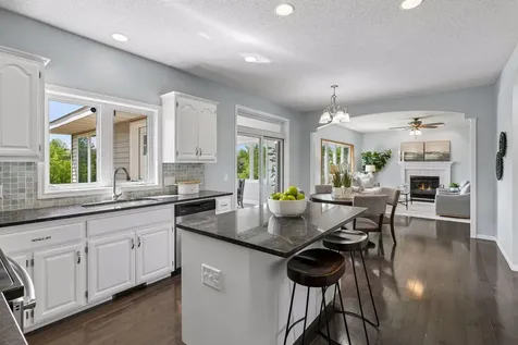14255 Footbridge Way Apple Valley MN 55124