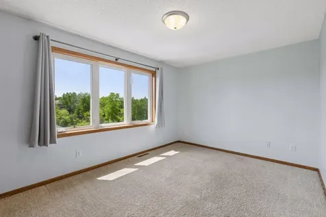 14255 Footbridge Way Apple Valley MN 55124