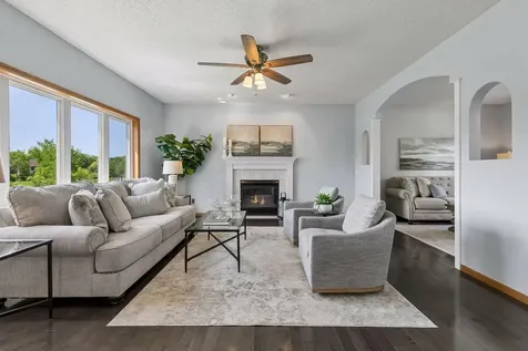 14255 Footbridge Way Apple Valley MN 55124