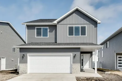 2522 38th Avenue S Moorhead MN 56560