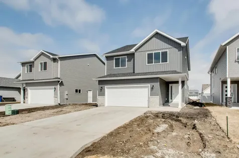 2522 38th Avenue S Moorhead MN 56560