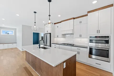 635 Parkside Court Eagan MN 55123