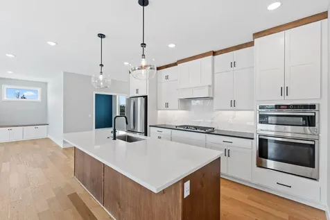 635 Parkside Court Eagan MN 55123