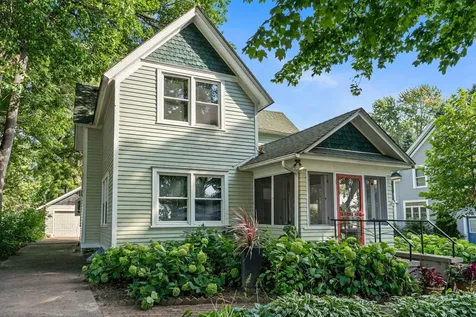 2297 4th Street White Bear Lake MN 55110