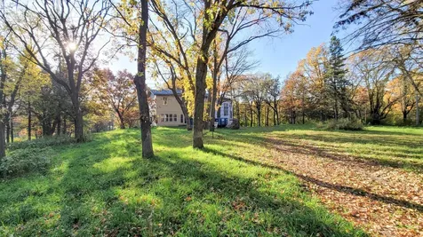 935 Lakewood Hills Road Eagan MN 55123